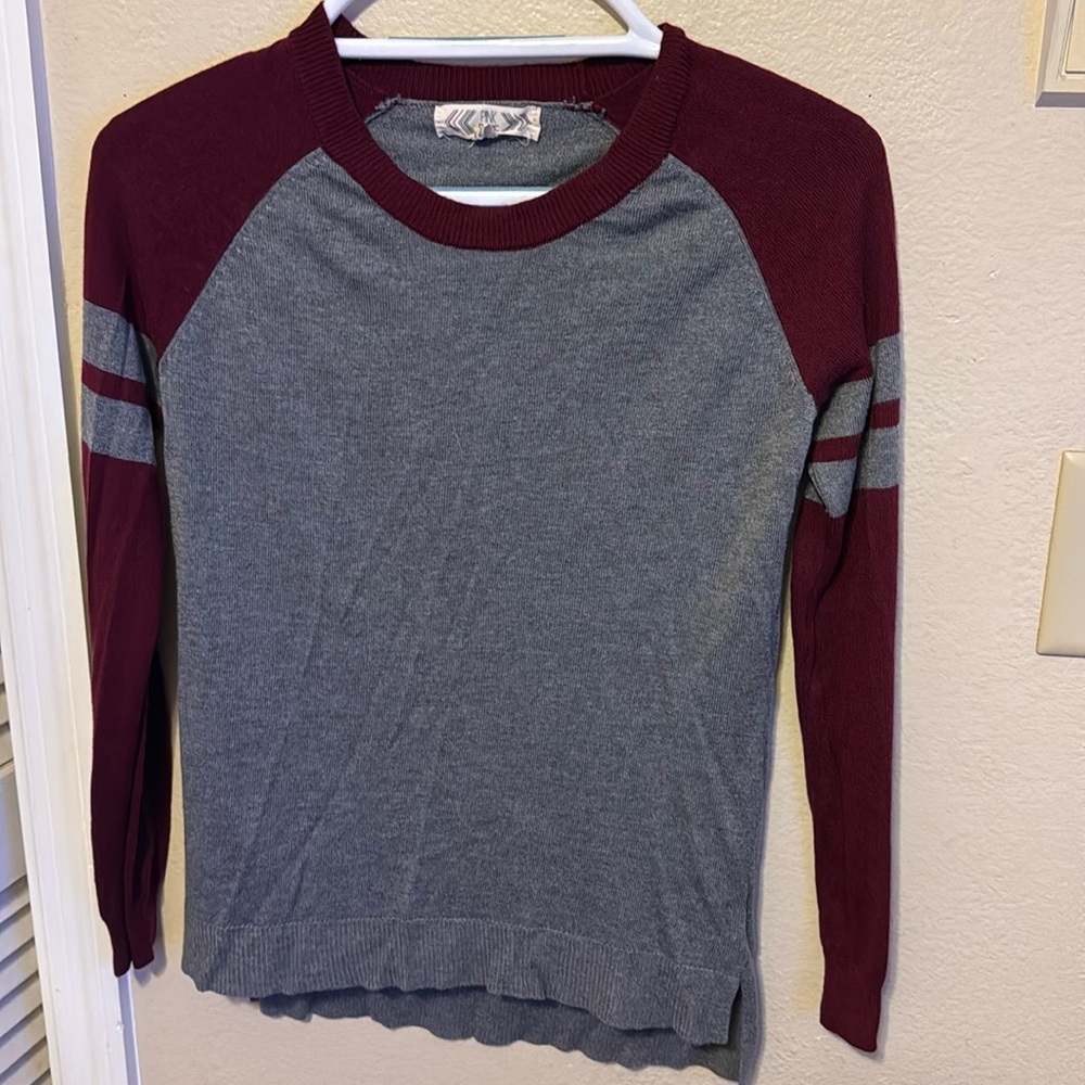 Long sleeve athletic type tee